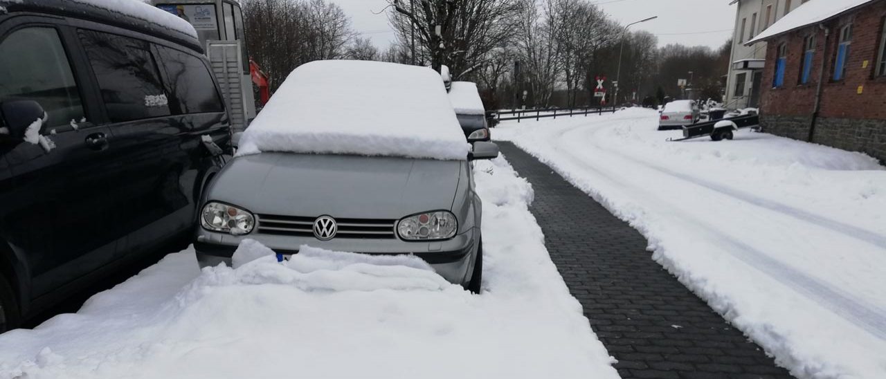 Parken bei Schnee: Was Sie beachten müssen – KÜS Newsroom