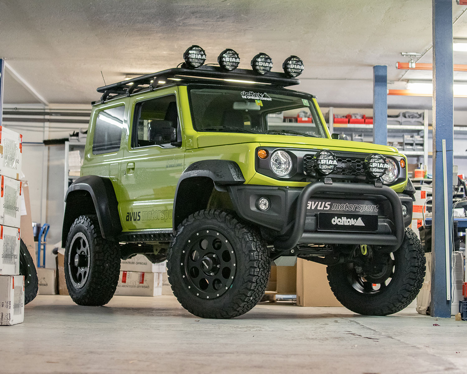 https://newsroom.kues.de/wordpress/wp-content/uploads/2021/11/delta4x4_Suzuki_Jimny_yellow_Portal_Warehouse.jpg